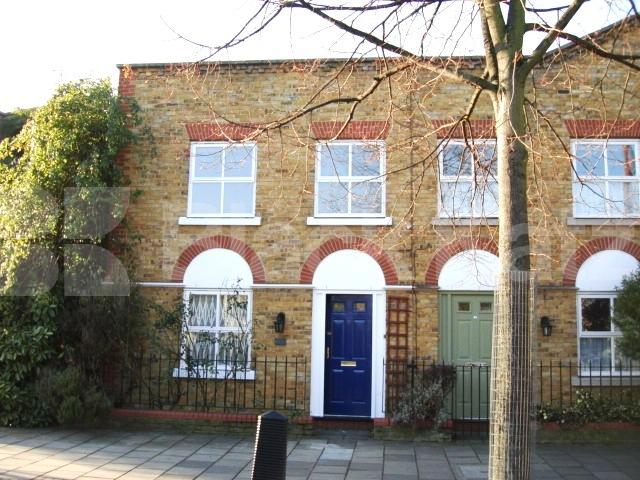 			2 BED / 2 BATH HOUSE WITH GARDEN!, 2 Bedroom, 1 bath, 1 reception House			 Harmood Street, CAMDEN